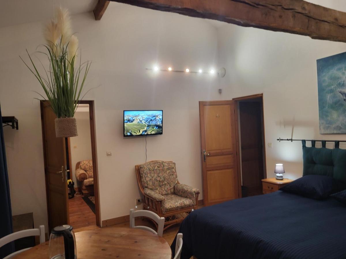 Domaine De La Sarrotte Bed & Breakfast Saugon Exterior foto