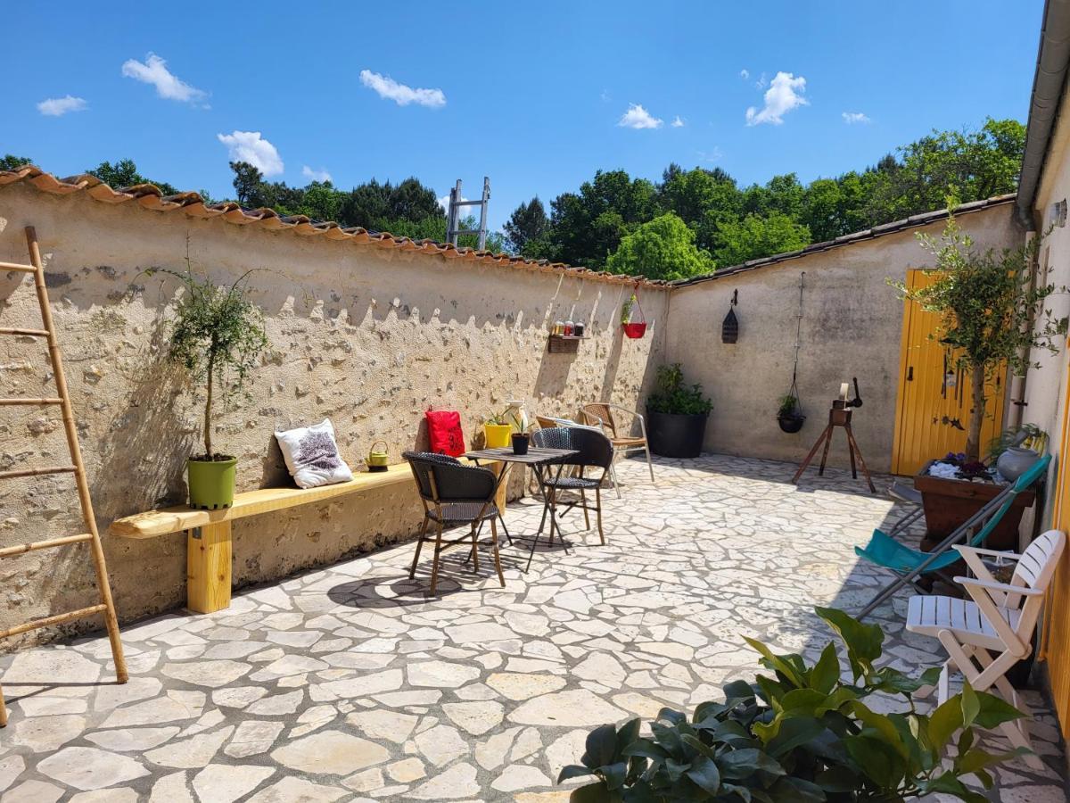 Domaine De La Sarrotte Bed & Breakfast Saugon Exterior foto