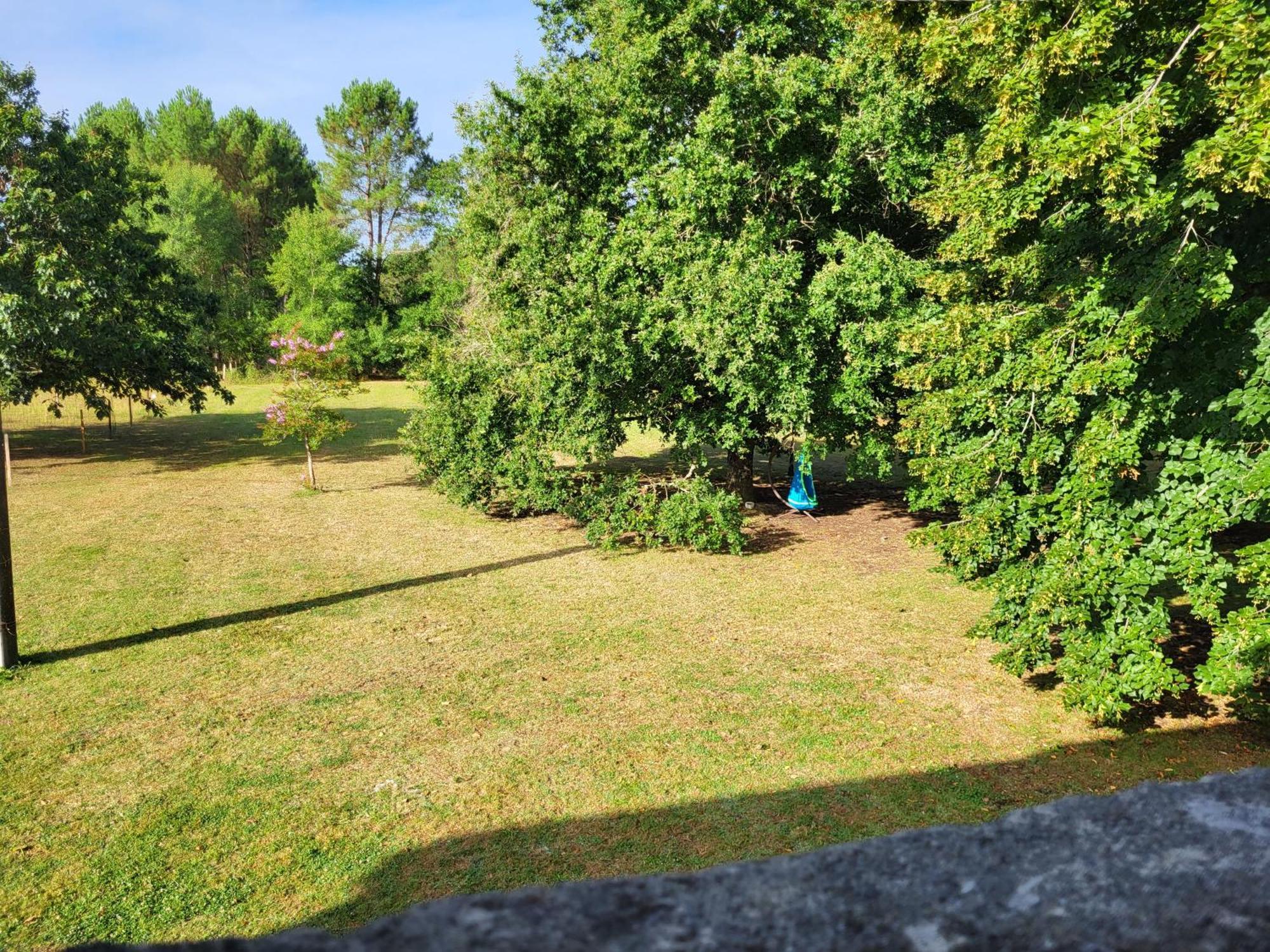 Domaine De La Sarrotte Bed & Breakfast Saugon Exterior foto