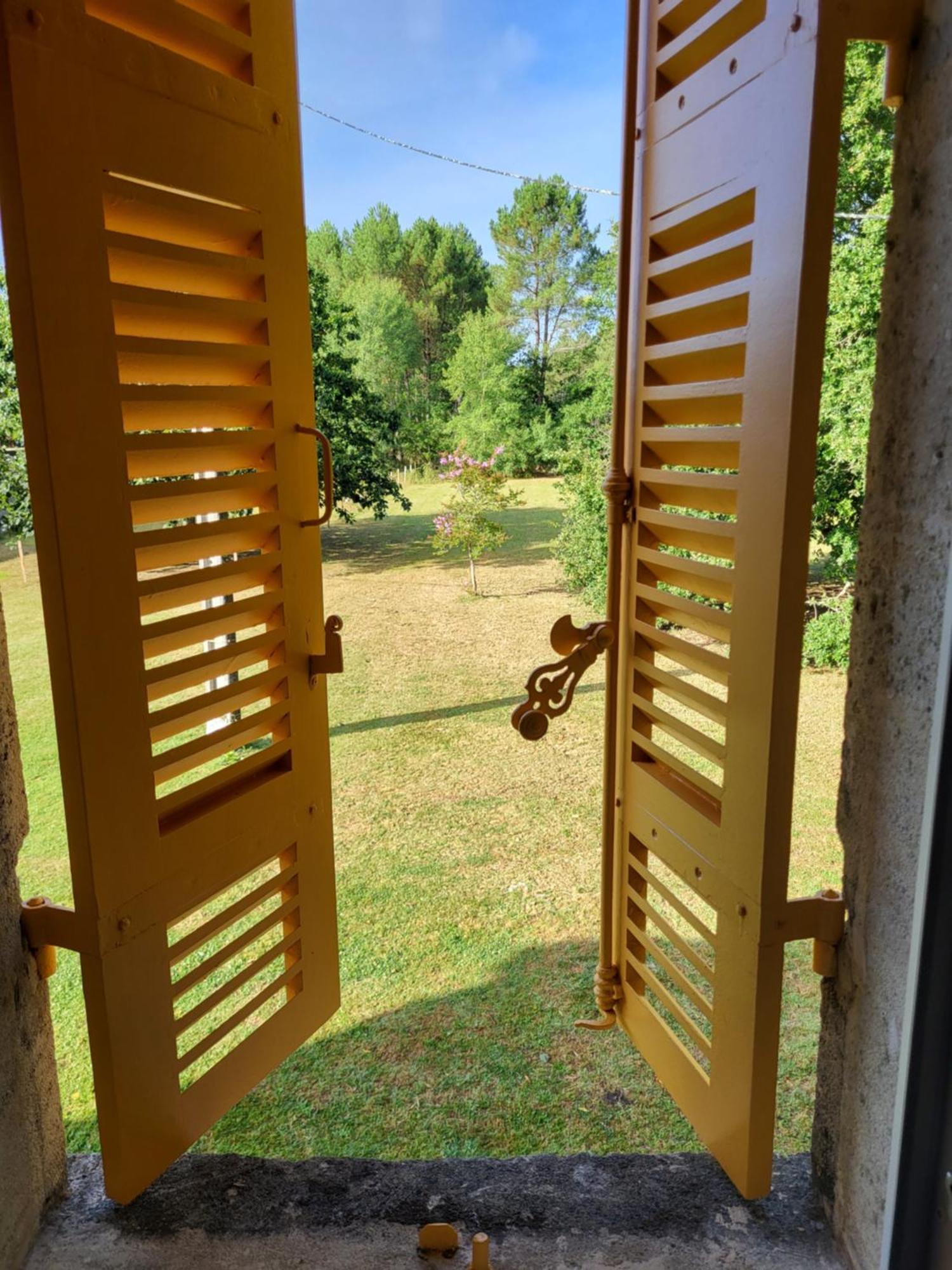 Domaine De La Sarrotte Bed & Breakfast Saugon Exterior foto